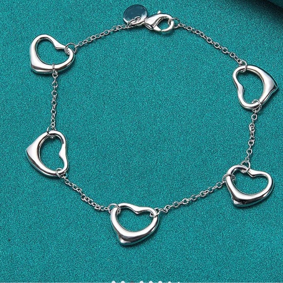 Beautiful Sterling Silver Floating Heart Bracelet - Picture 1 of 9